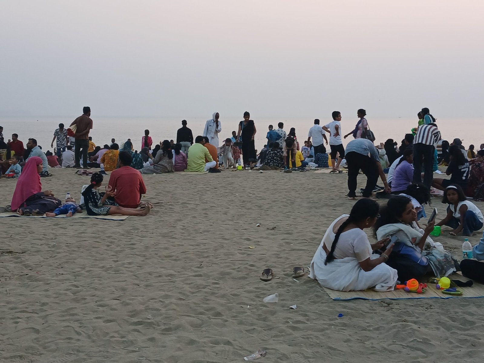 Chowpatty beach at dusk on a Mumbai street food tour