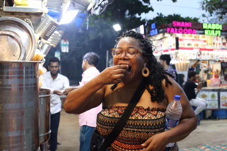 Pani puri challenge on Mumbai street food tour - Mumbai Experiences