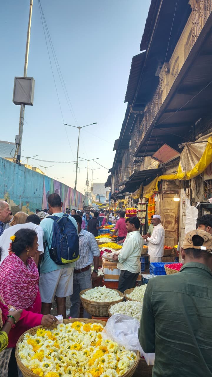 Dadar Flower market visit in rush our at Dawn - Mumbai Experiences